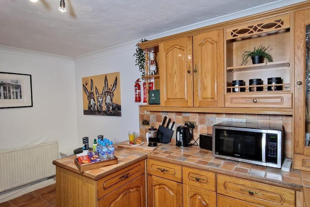 Spacious & Comfy Home- Very Close To Nec Birmingham ,Hs2 & Airport- Perfect For Contractors & Groups- Free Parking & Fast Wifi Marston Green Exterior foto